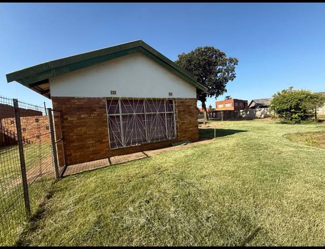 3 BEDROOM HOUSE FOR SALE IN VANDERBIJLPARK CE 2